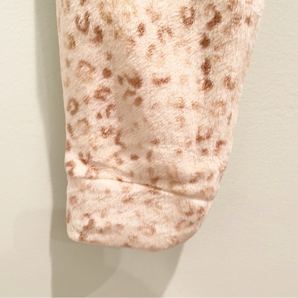 NWT Cozie by Pink Rose White Leopard Faux Fur Pajama Lounge Set XS PJs - Picture 8 of 11